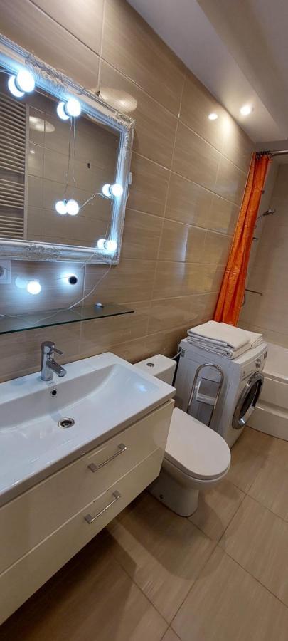 Parkcosylux Two Bedrooms Apart Free Parking Riga Exterior photo